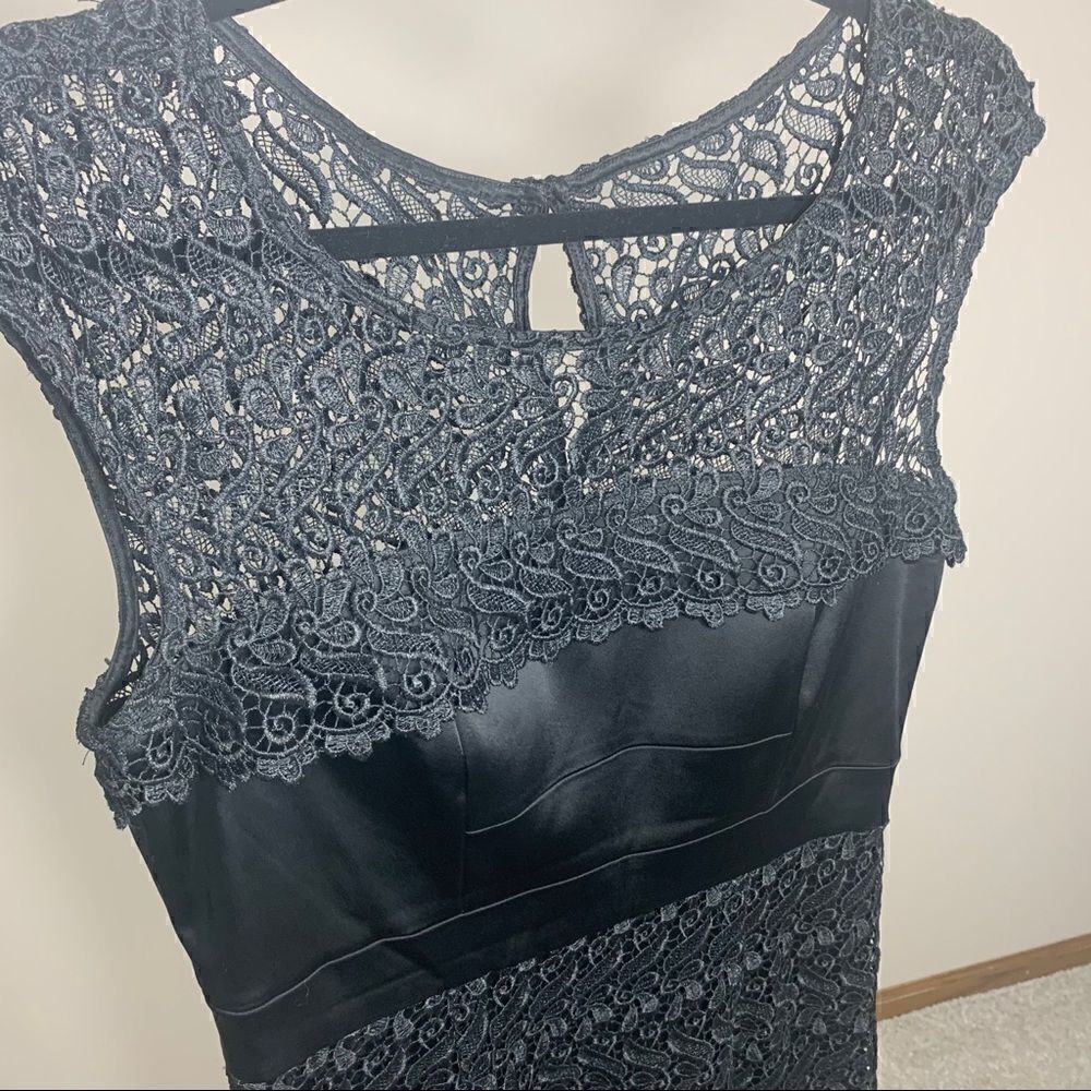 JAX size 8 black lace evening cocktail dress (F1)